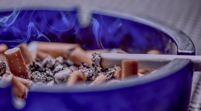 Le vapotage est-il moins dangereux que le tabac ?